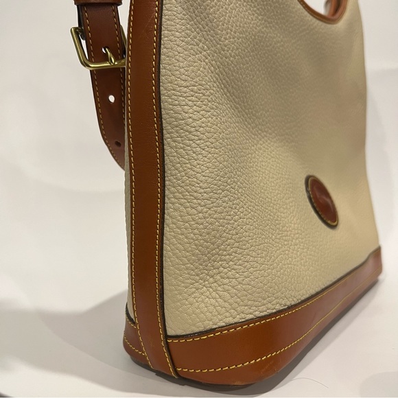 Vintage Dooney & Bourke R151 All-Weather Leather Hobo Shoulder Bag - Picture 4 of 14